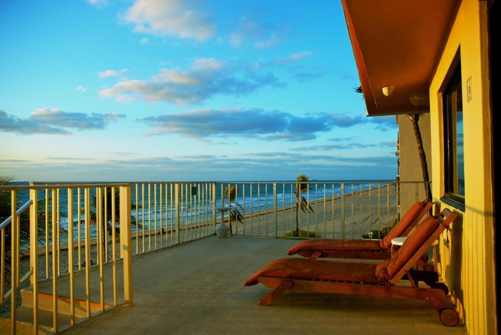 Windjammer And Club Resort