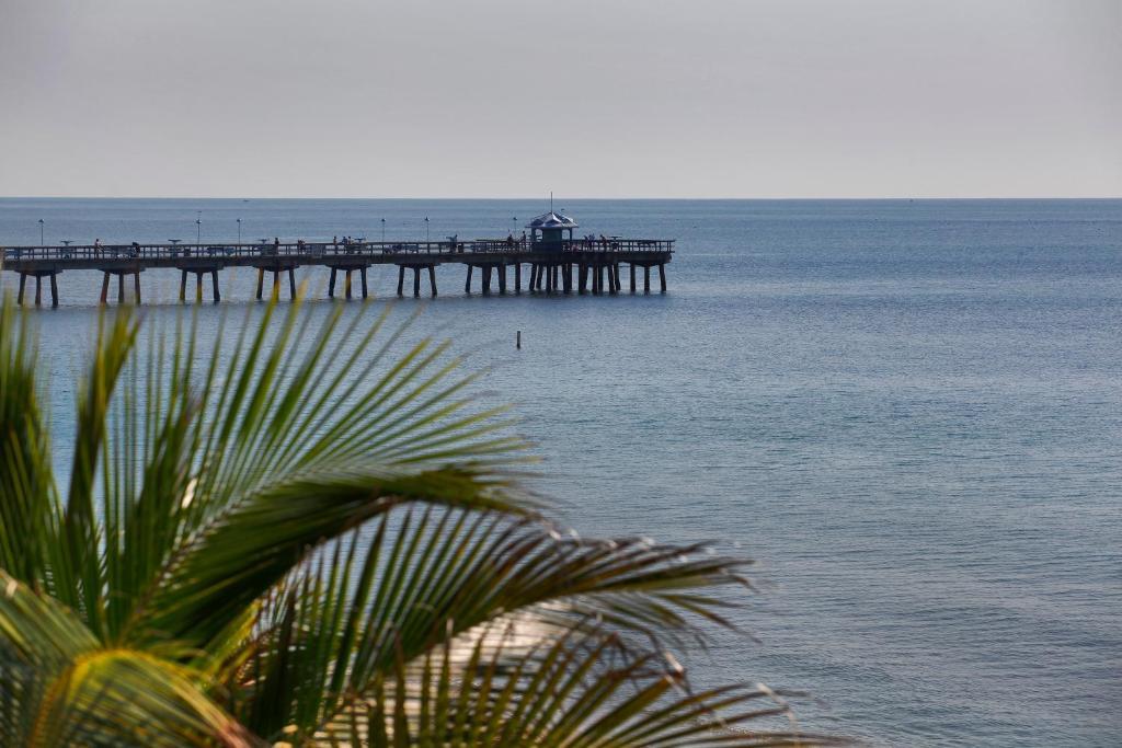 Windjammer And Club Resort Lauderdale-by-the-Sea