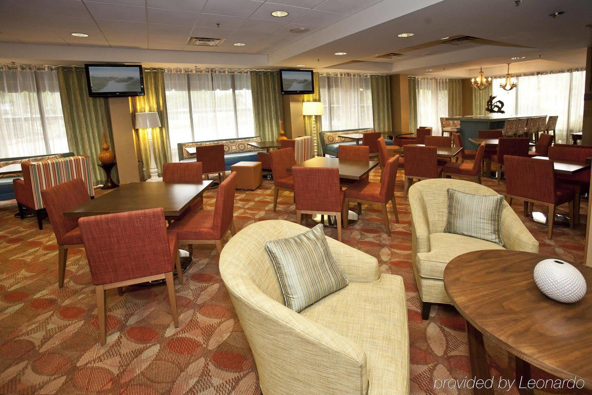 Hampton I-75 Bee Ridge Hotel 3*