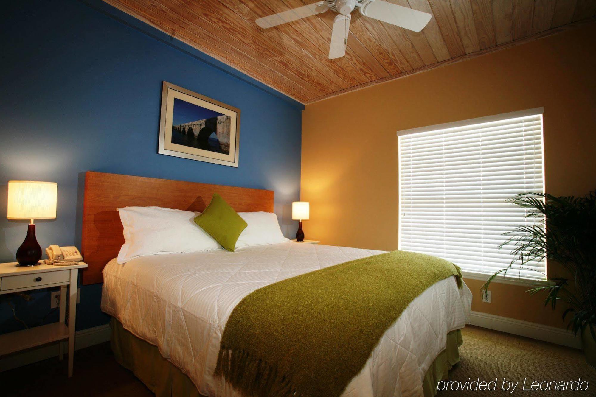 Islander Bayside & Boatslips Islamorada