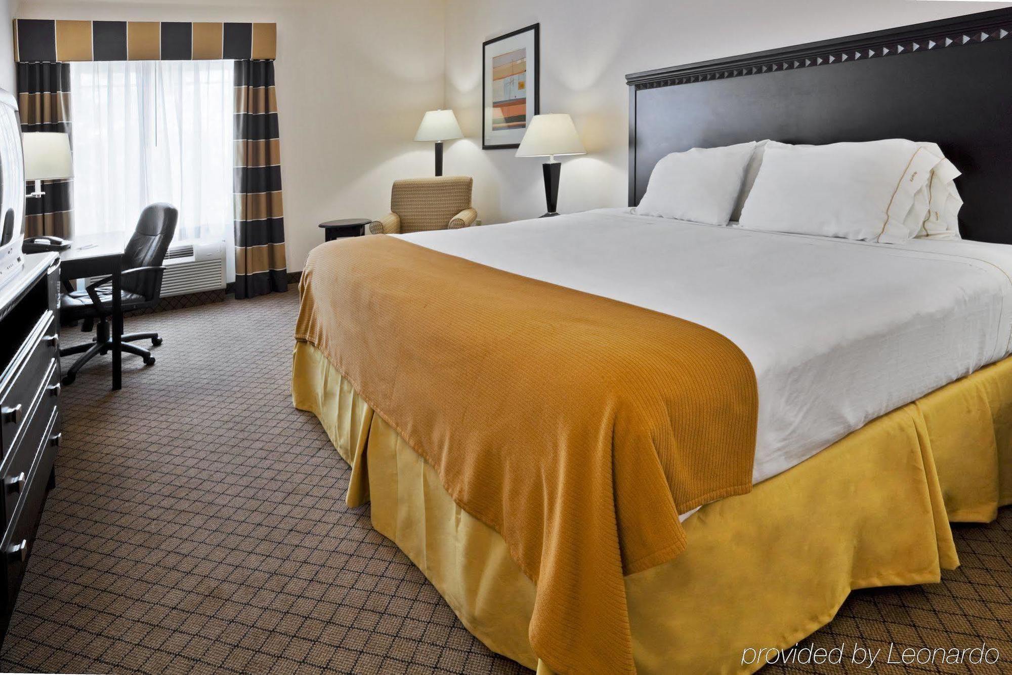 Express By Ihg Hotel 2*