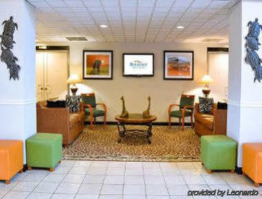 Hotel Baymont By Wyndham Near Busch Gardens