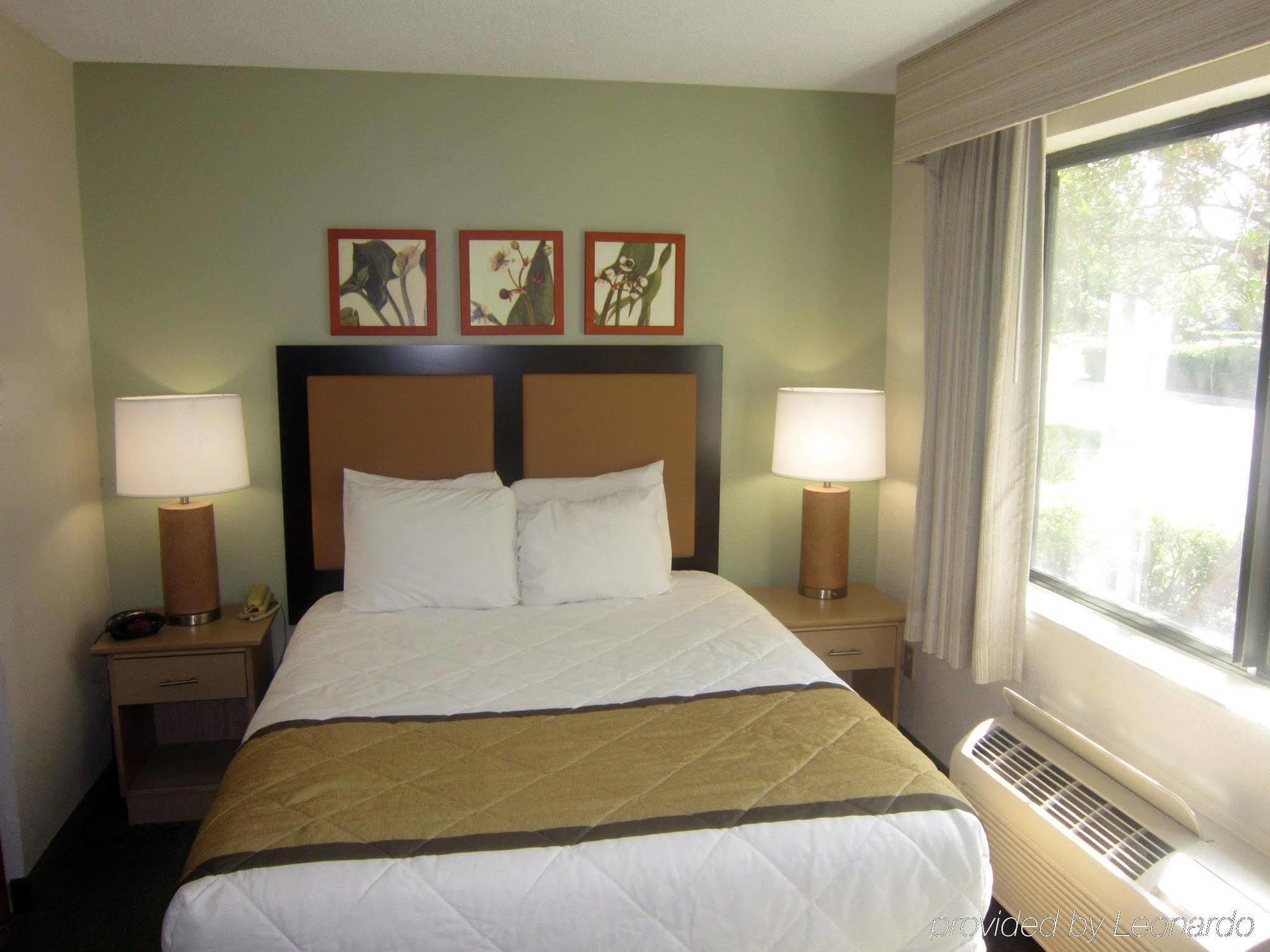 Hotel Candlewood Southpoint 2*