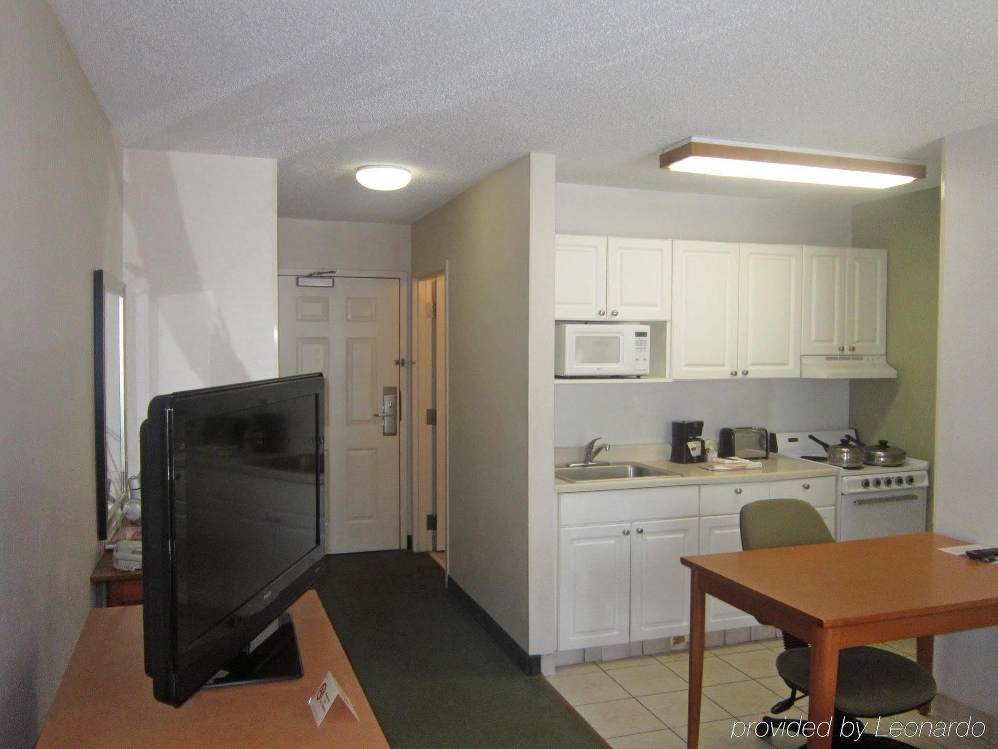 Hotel Candlewood Southpoint 2*