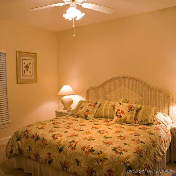 Twin Palms Apartment *