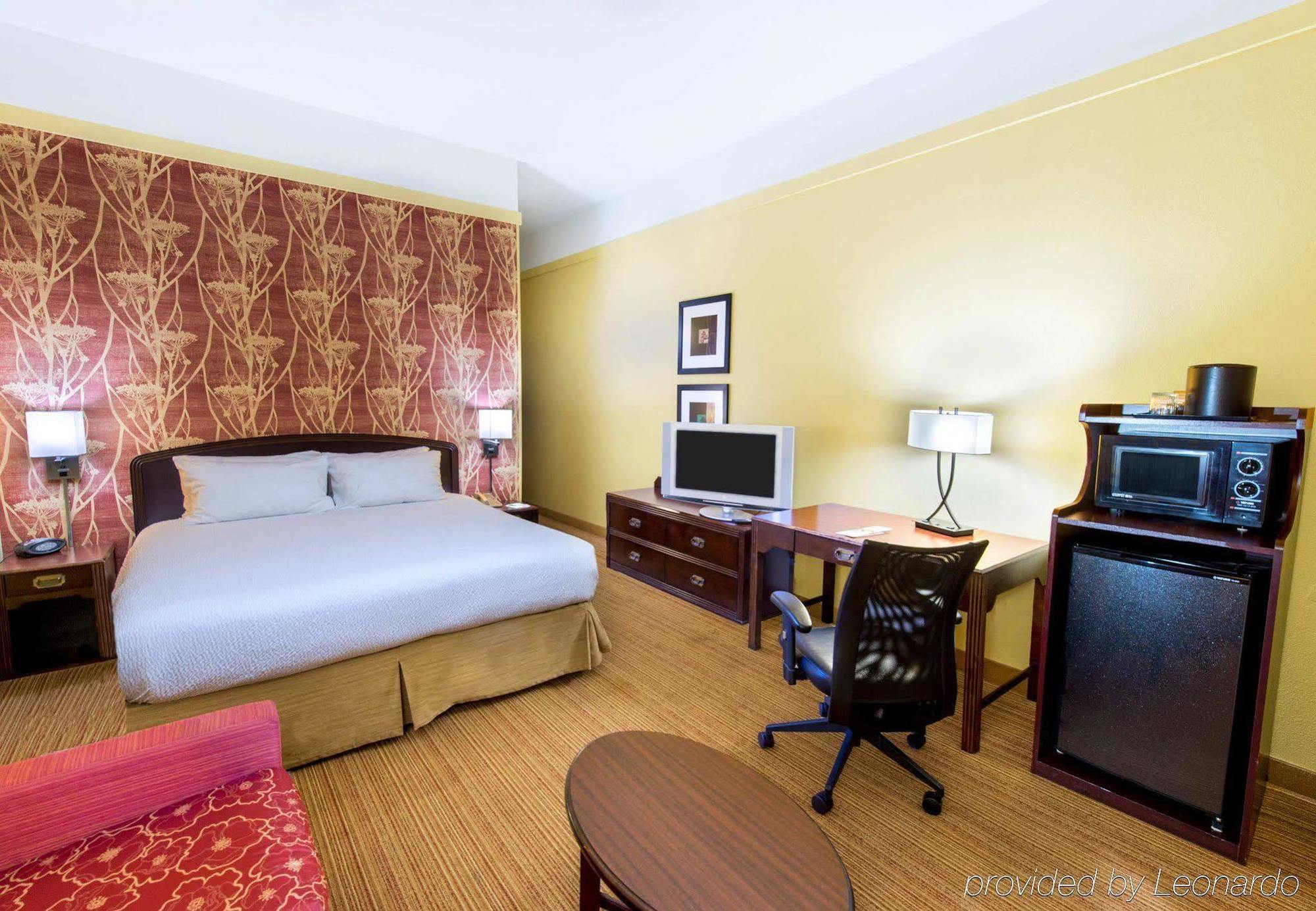 Courtyard By Marriott 3*
