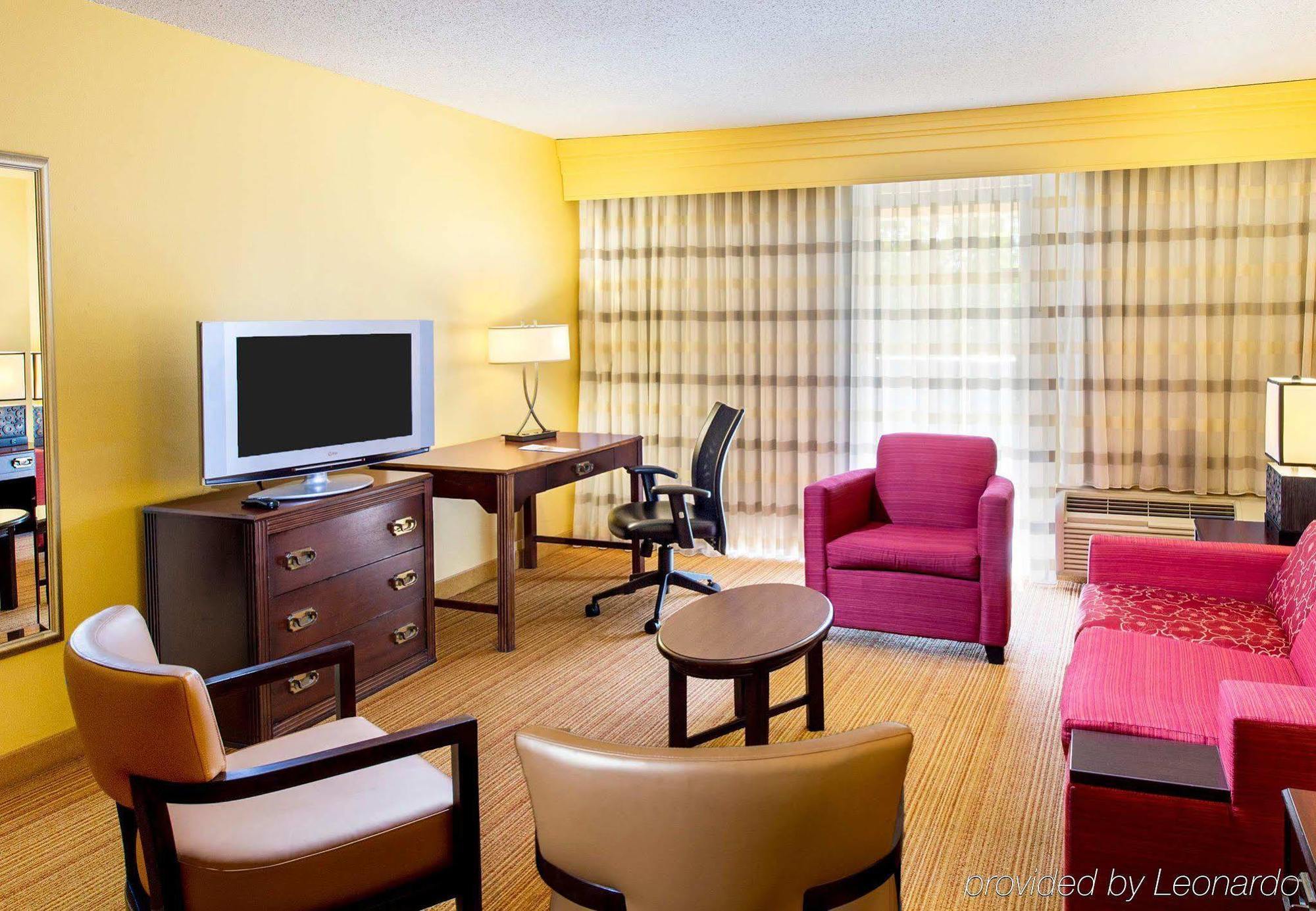 Courtyard By Marriott