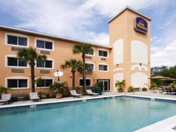 Hotel Days & By Wyndham North Naples