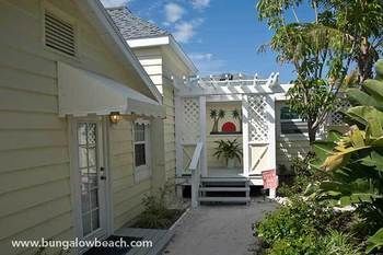 Bungalow Beach Resort 2*