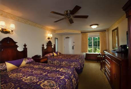 Disney's Port Orleans - French Quarter Hotel
