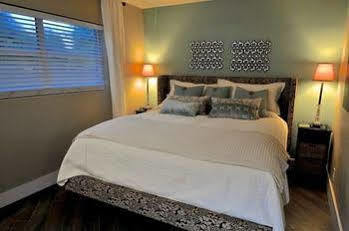 Hotel Heffron Manor 4*