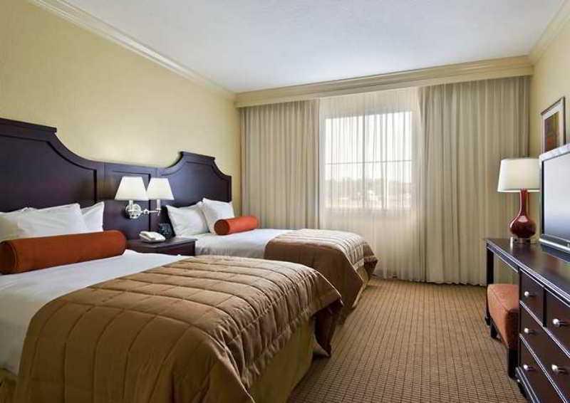 Embassy By Hilton Brandon Hotel Tampa