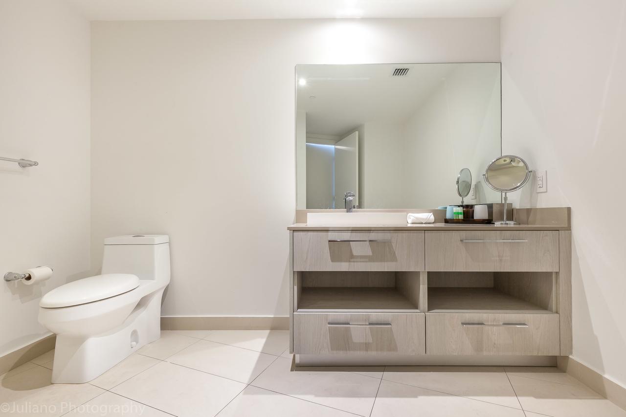 2 Bedroom On 17th Floor On The * Hallandale Beach