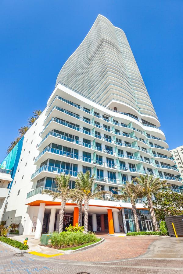 2 Bedroom On 17th Floor On The * Hallandale Beach