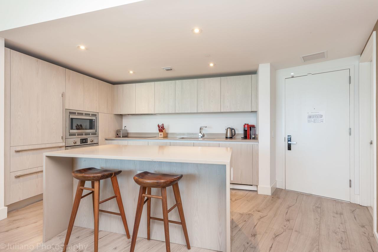 Apartment 2 Bedroom On 17th Floor On The *