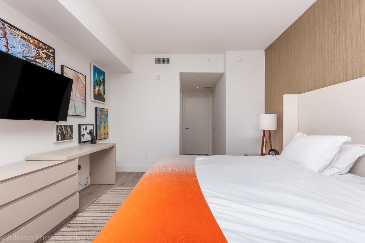2 Bedroom On 17th Floor On The * Hallandale Beach