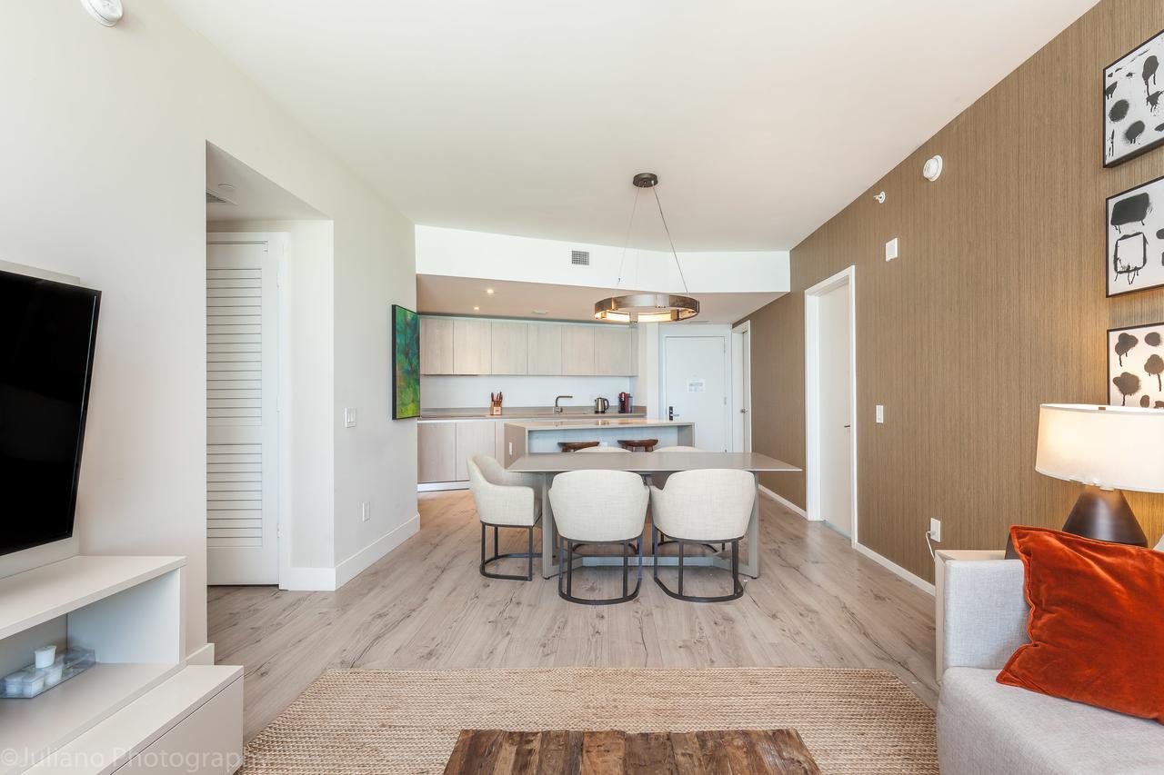 2 Bedroom On 17th Floor On The * Hallandale Beach