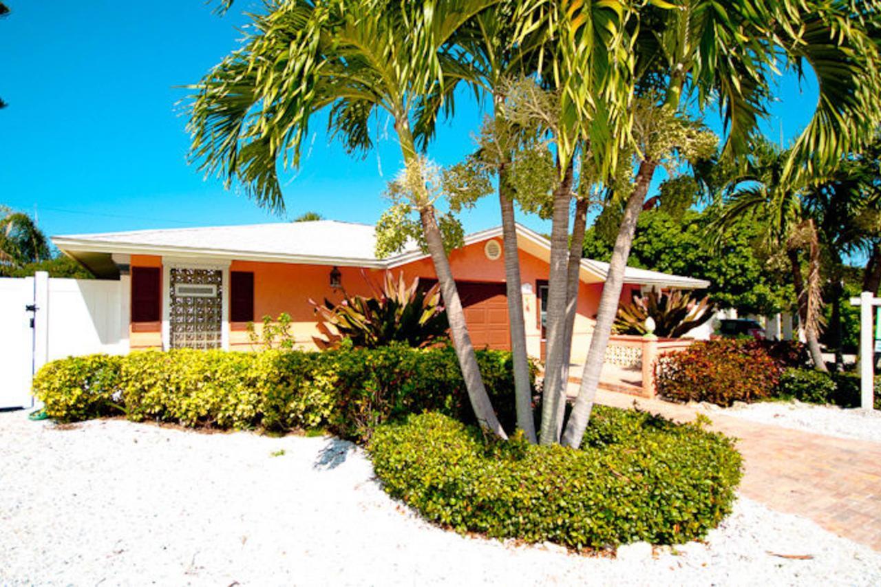 Tropical Oasis * Anna Maria
