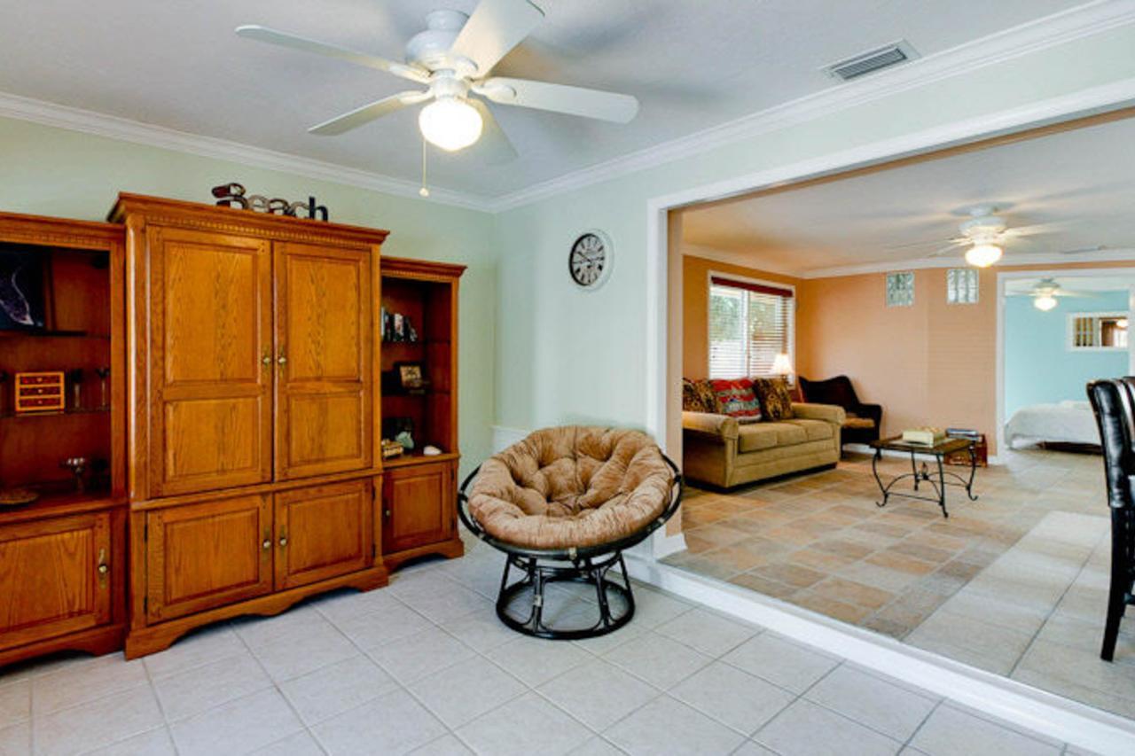 Tropical Oasis * Anna Maria