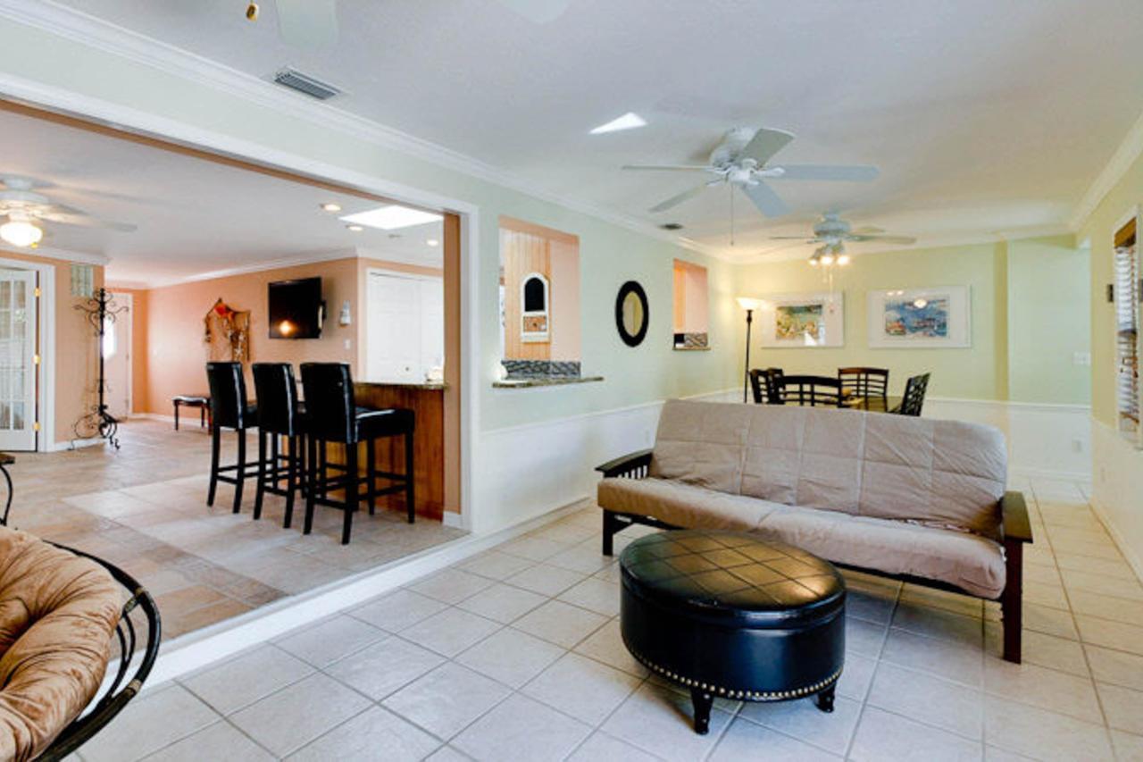 Tropical Oasis * Anna Maria