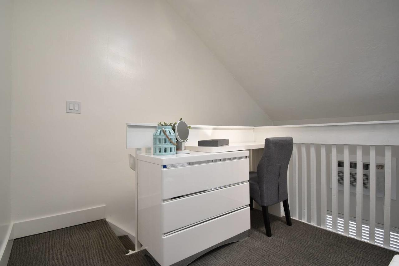 Stylish Hobe Loft Cozy Unit #3 *