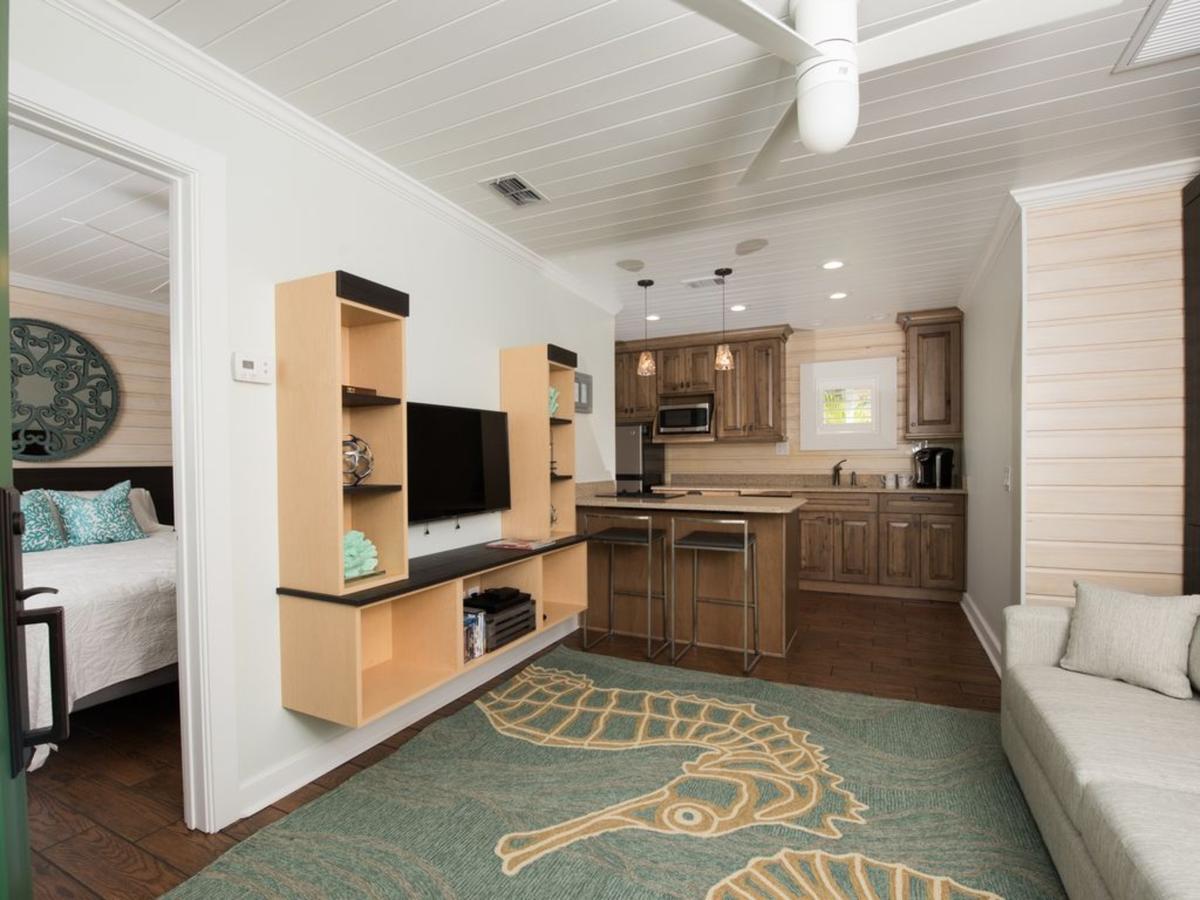 6west Hotel Madeira Beach