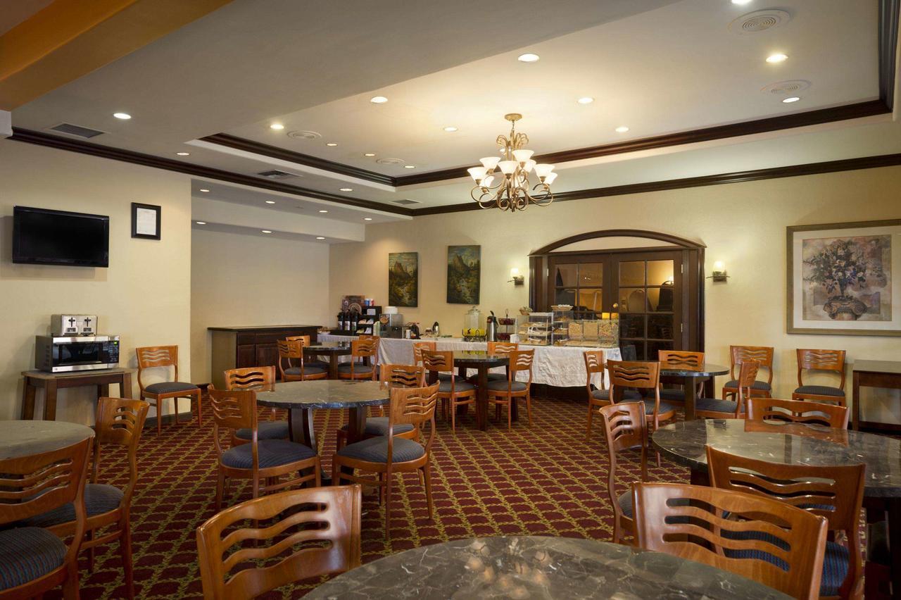 Ramada By Wyndham Downtown Hotel