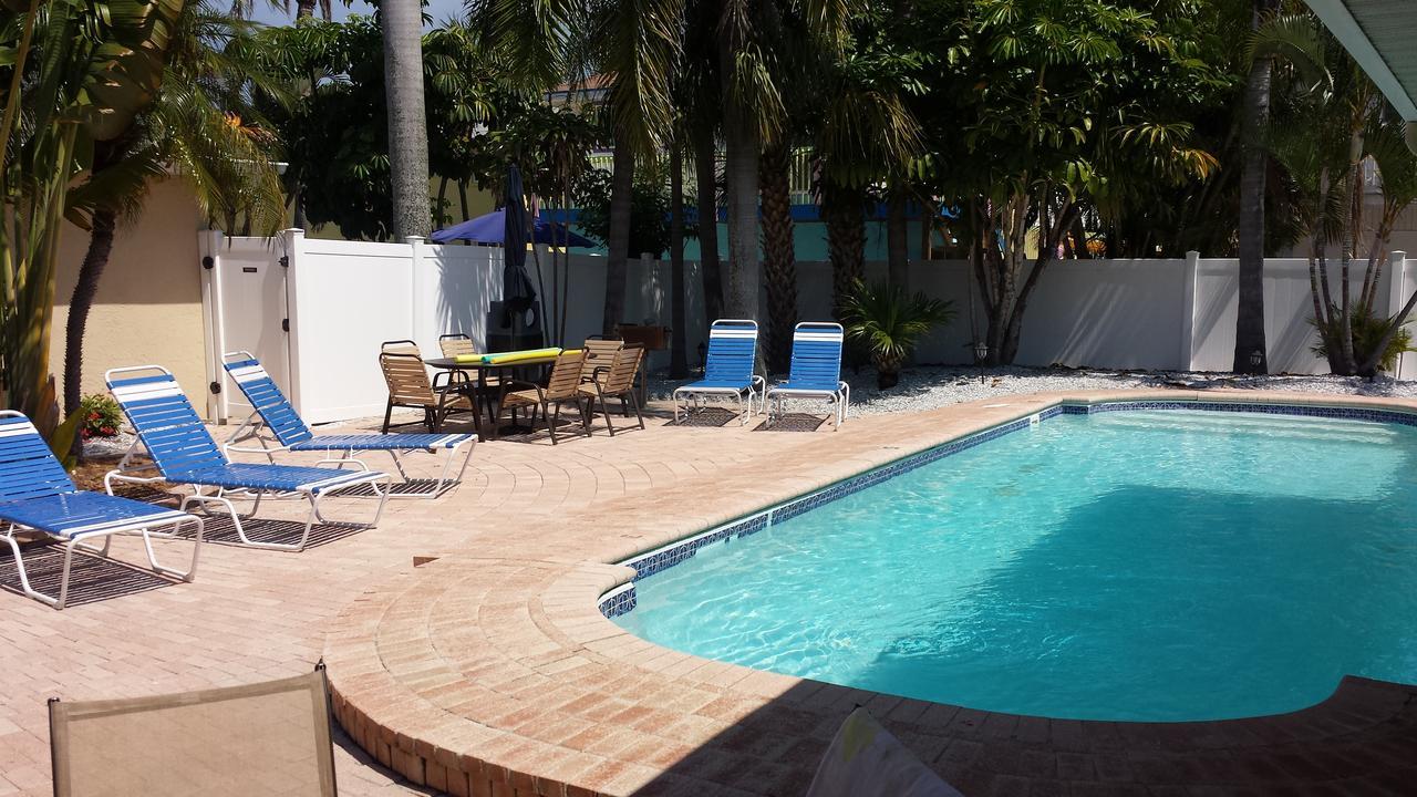 Seabreeze At Anna Maria Island Aparthotel 2*