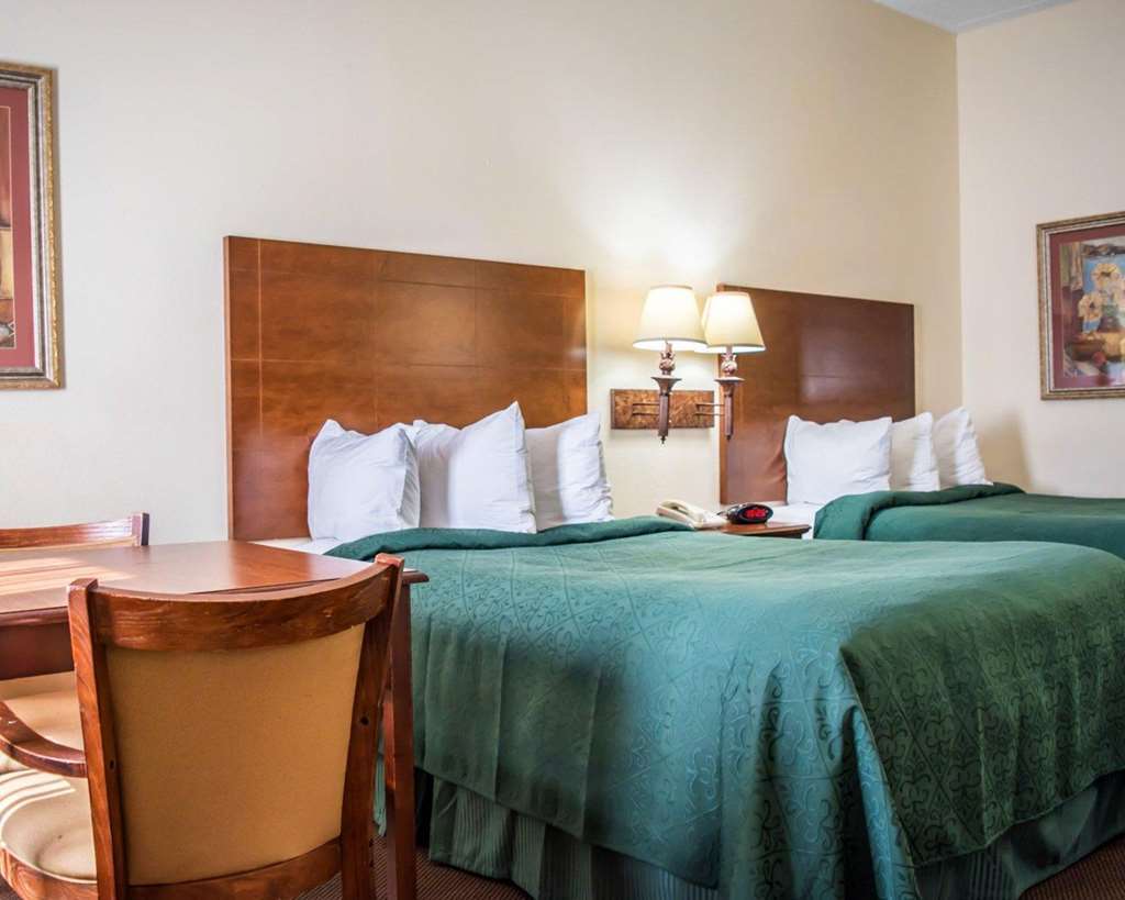Quality Inn 3*