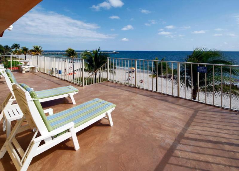 Windjammer And Club Resort