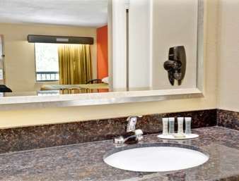 Super 8 By Wyndham Kissimmee/maingate/orlando Area