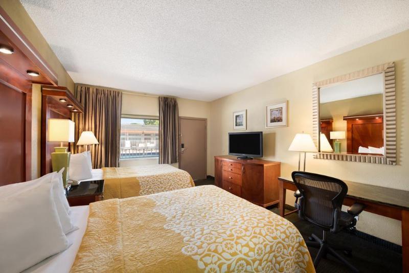 Hotel Days By Wyndham Miami Airport North 2*