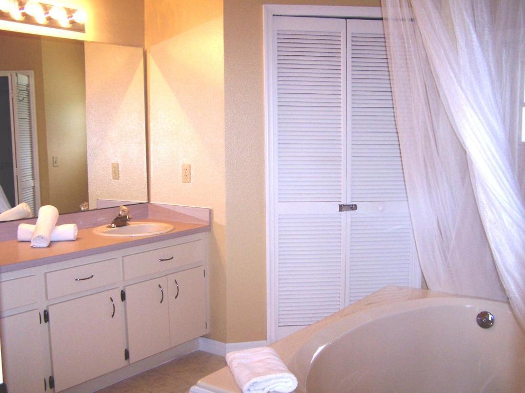 Sunsplash Vacation Homes * Davenport