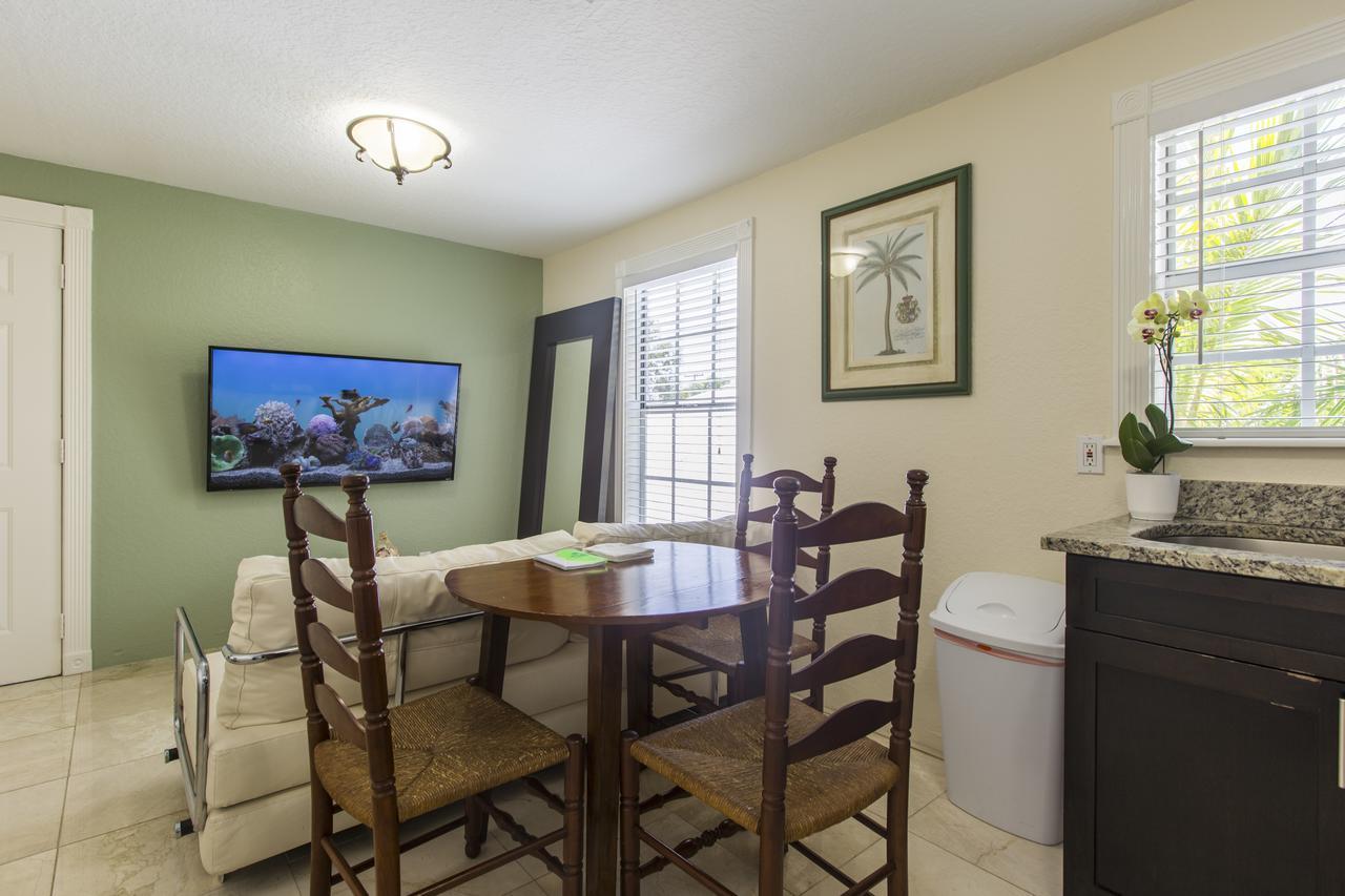 Tropical Garden Bungalow B West Palm Beach