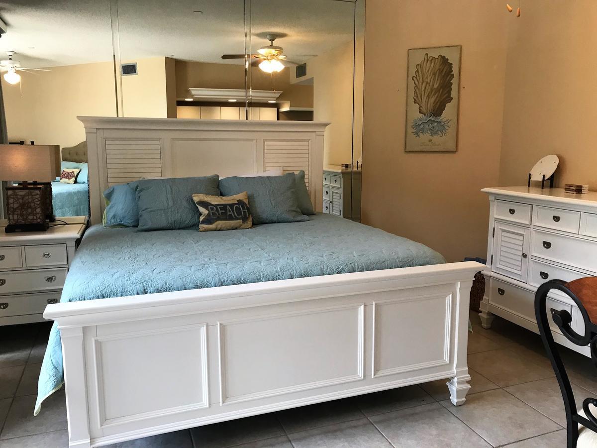 Surfside 3*