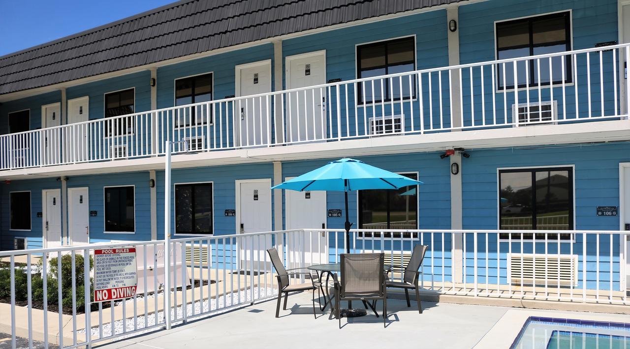 Monte Carlo Inn- Near