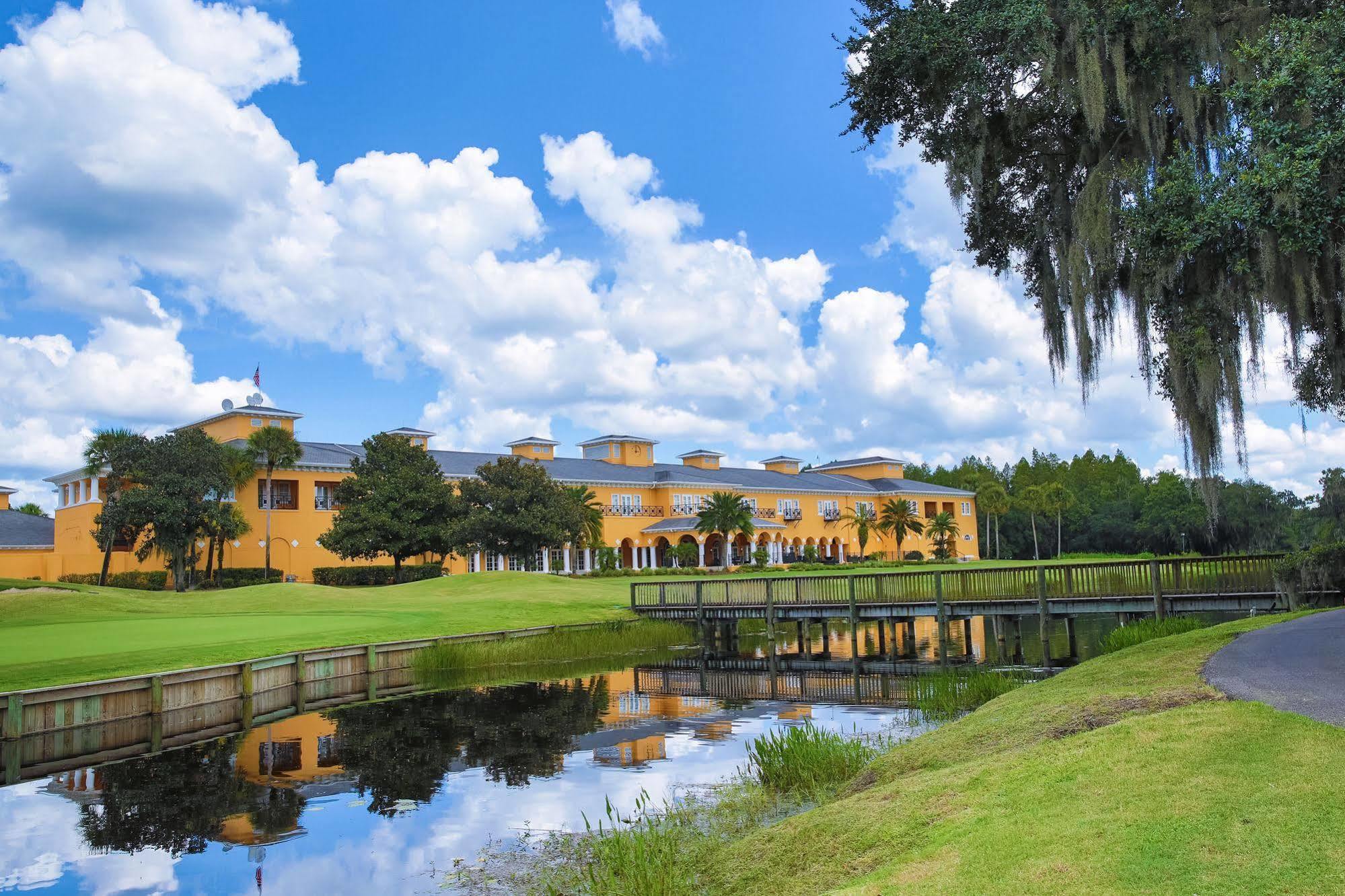 Tampa Palms Country Club 3*