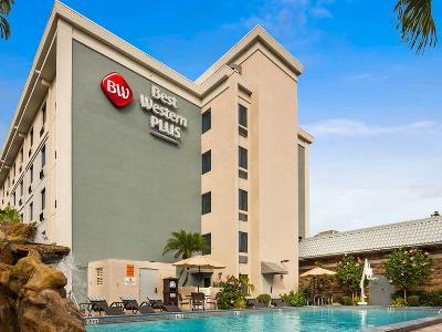 Western Hollywood/aventura Hotel