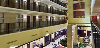 Embassy By Hilton Brandon Hotel 4*