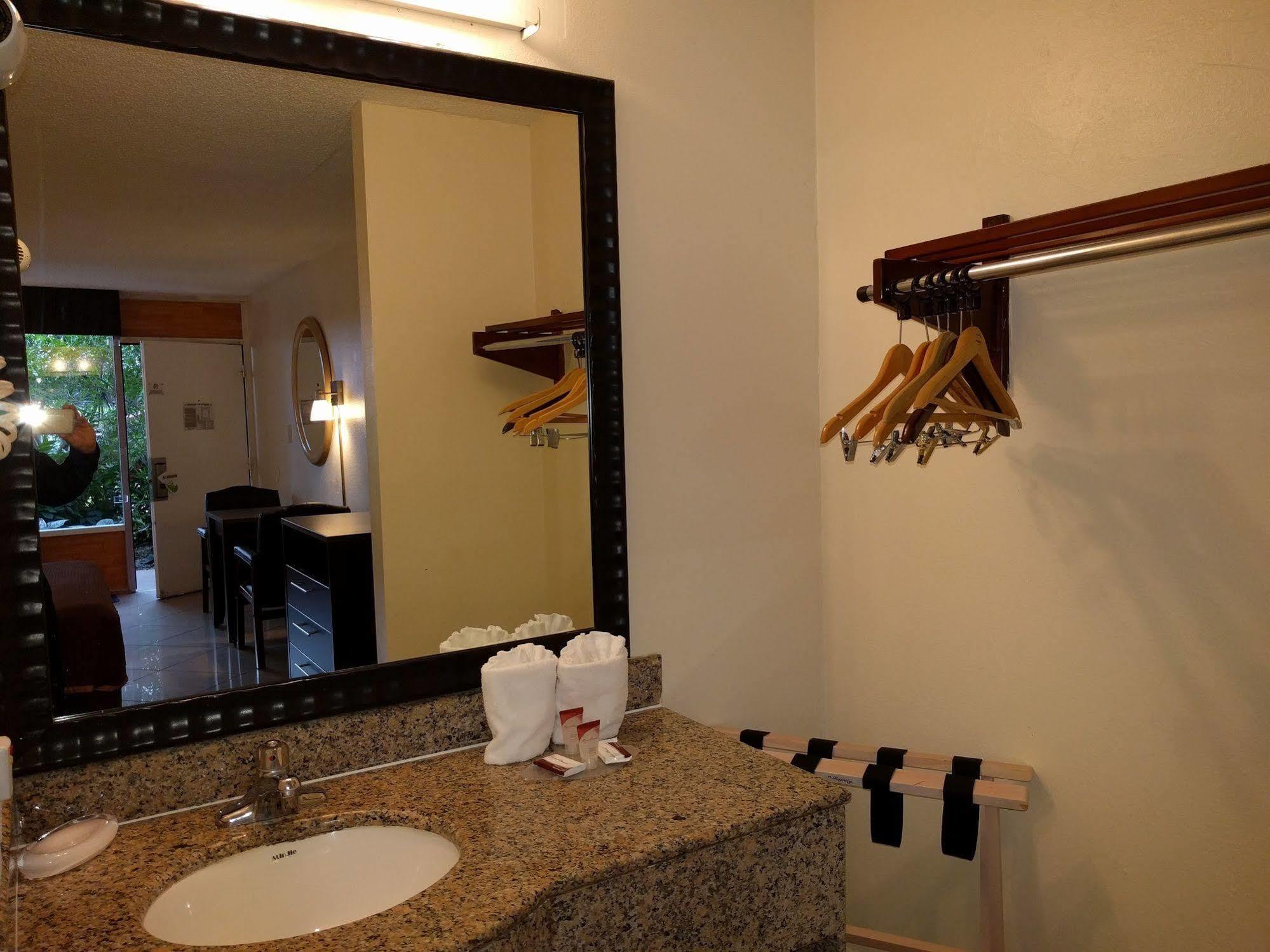 Hotel Red Carpet Airport Lauderdale Dania Beach
