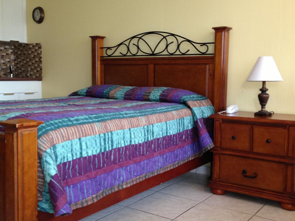 Knights Hallandale 2*