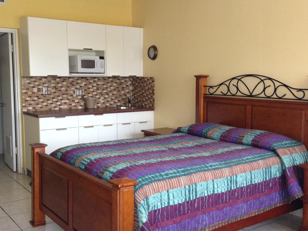 Hotel Knights Hallandale
