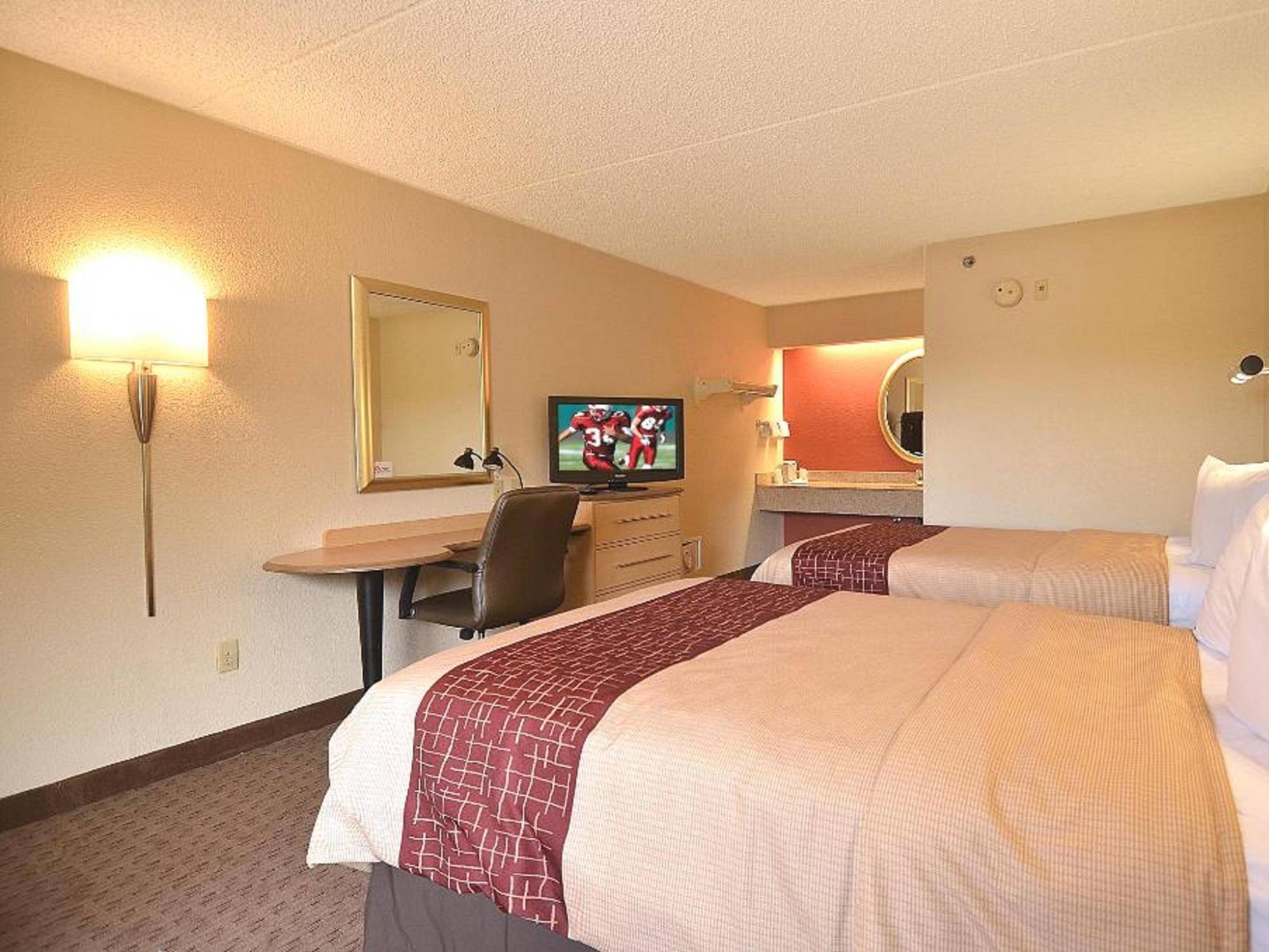 Motel Red Roof - Brandon 2*