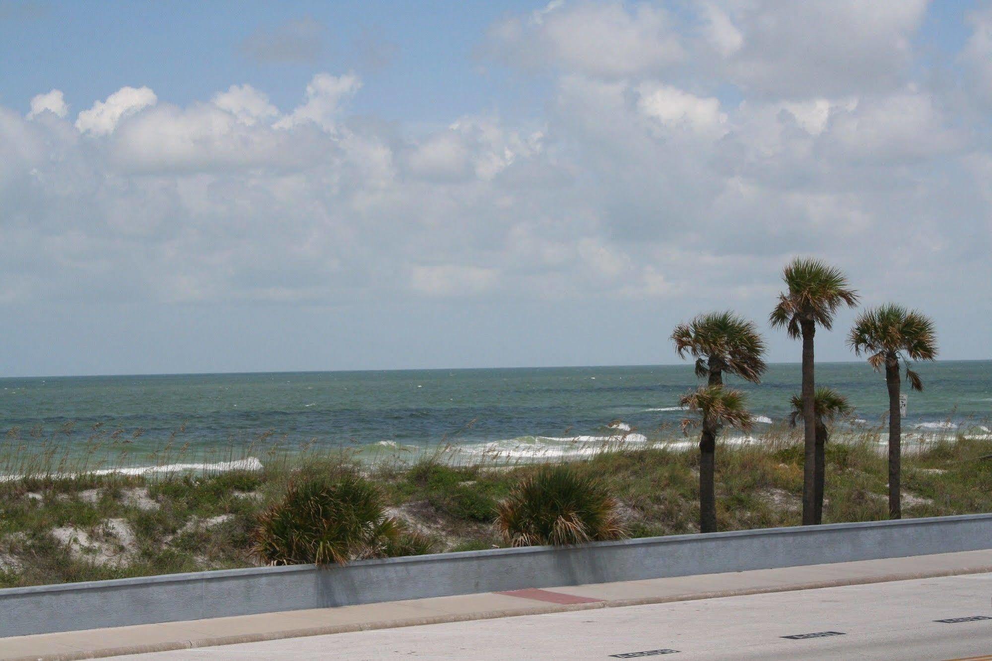 Aparthotel Camelot By The Sea
