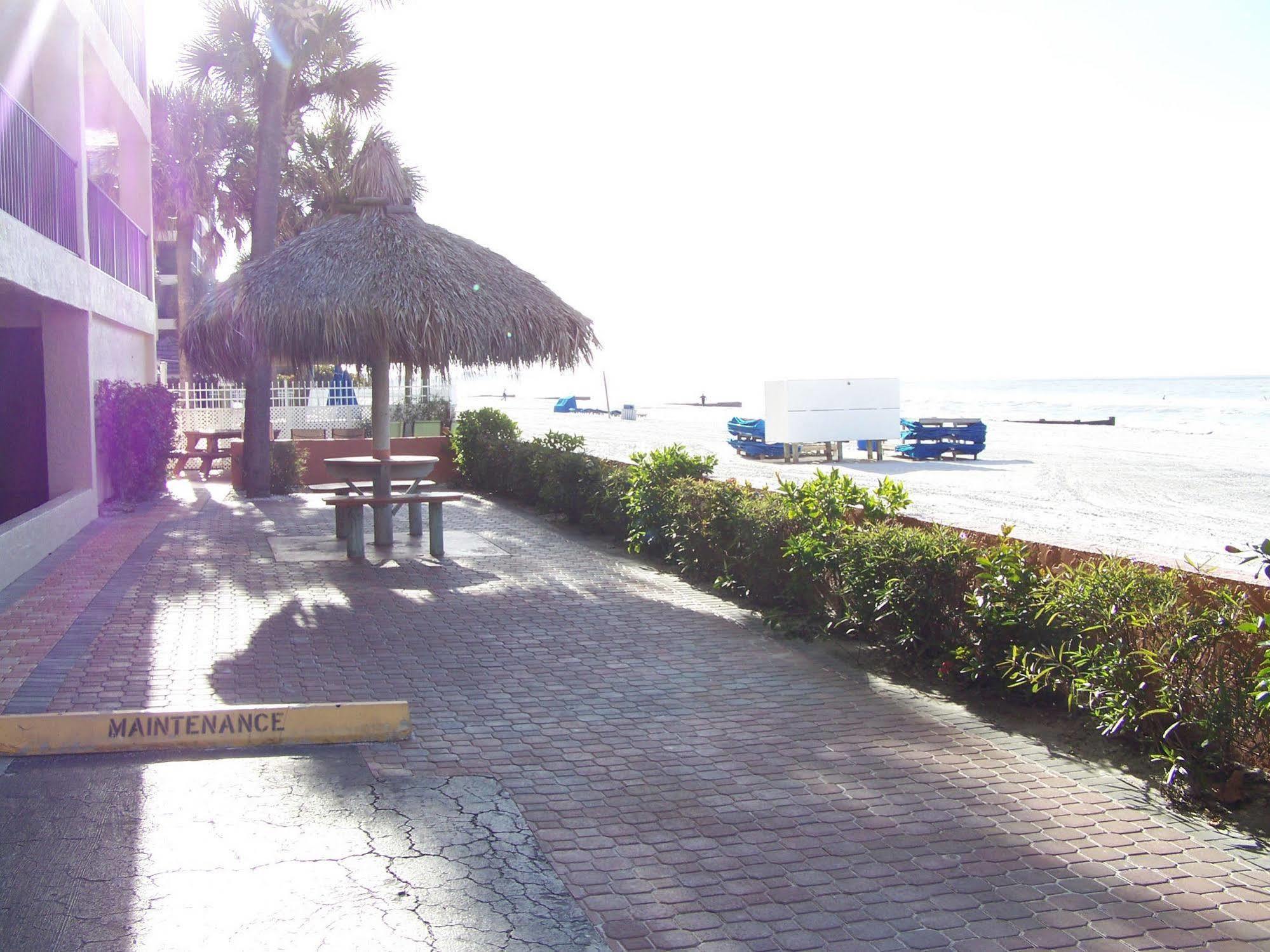 Hotel Las Brisas Madeira Beach