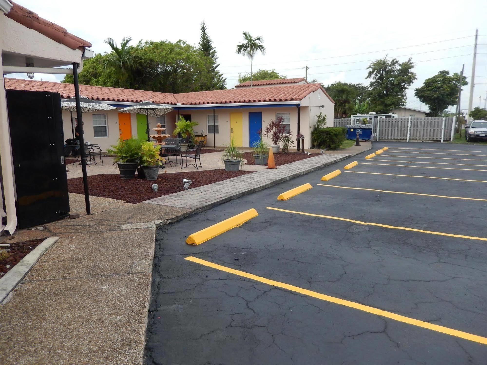 Motel Haven - Lauderdale Airport & Cruise Port 2*