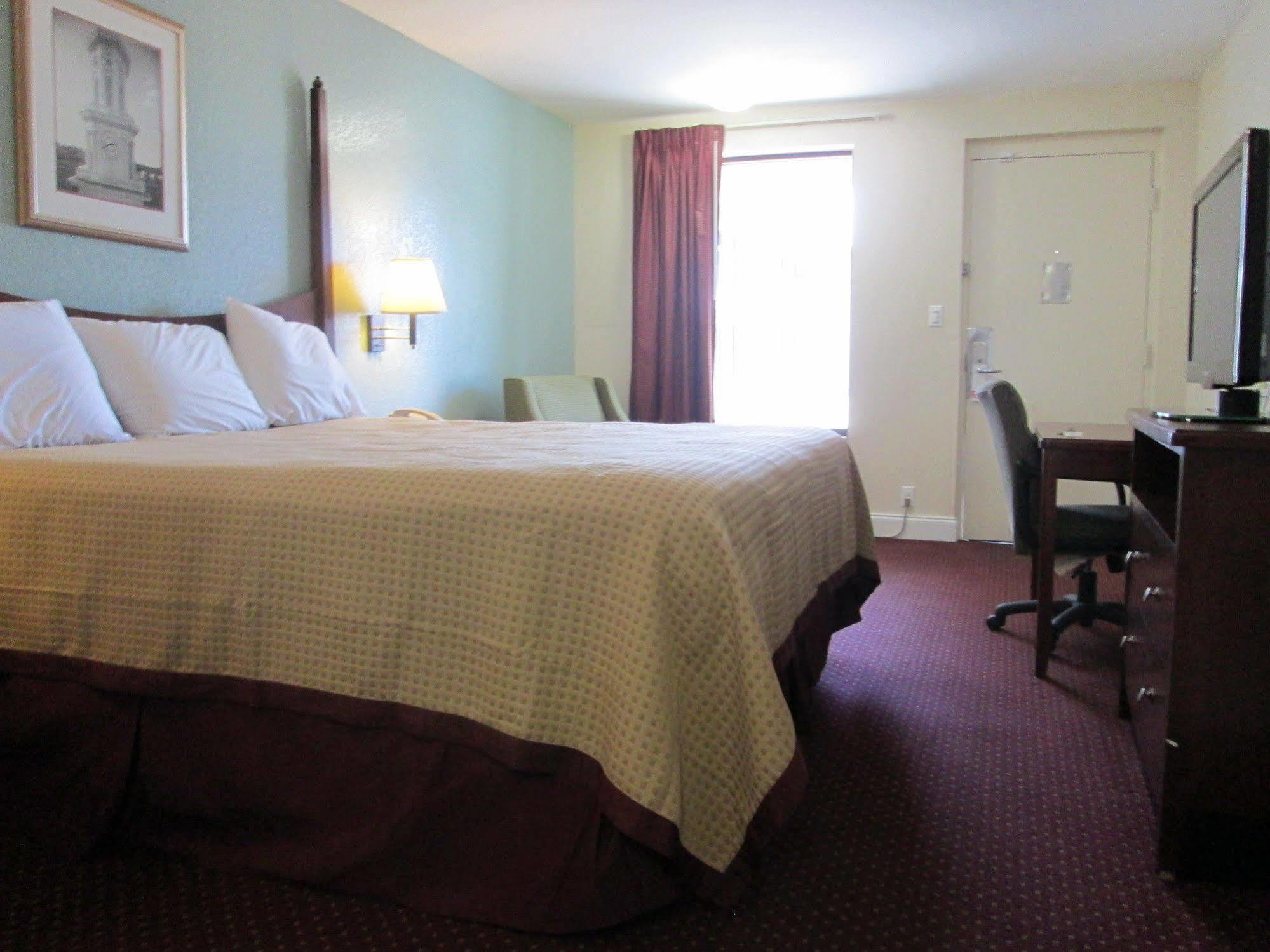 Regency Near Boardwalk & Hurlburt Field Motel 2*