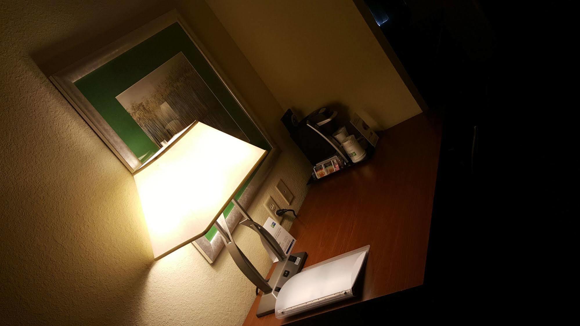 Express East By Ihg Hotel 3*