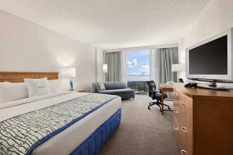 Doubletree By Hilton At The Entrance To Universal Hotel 3*