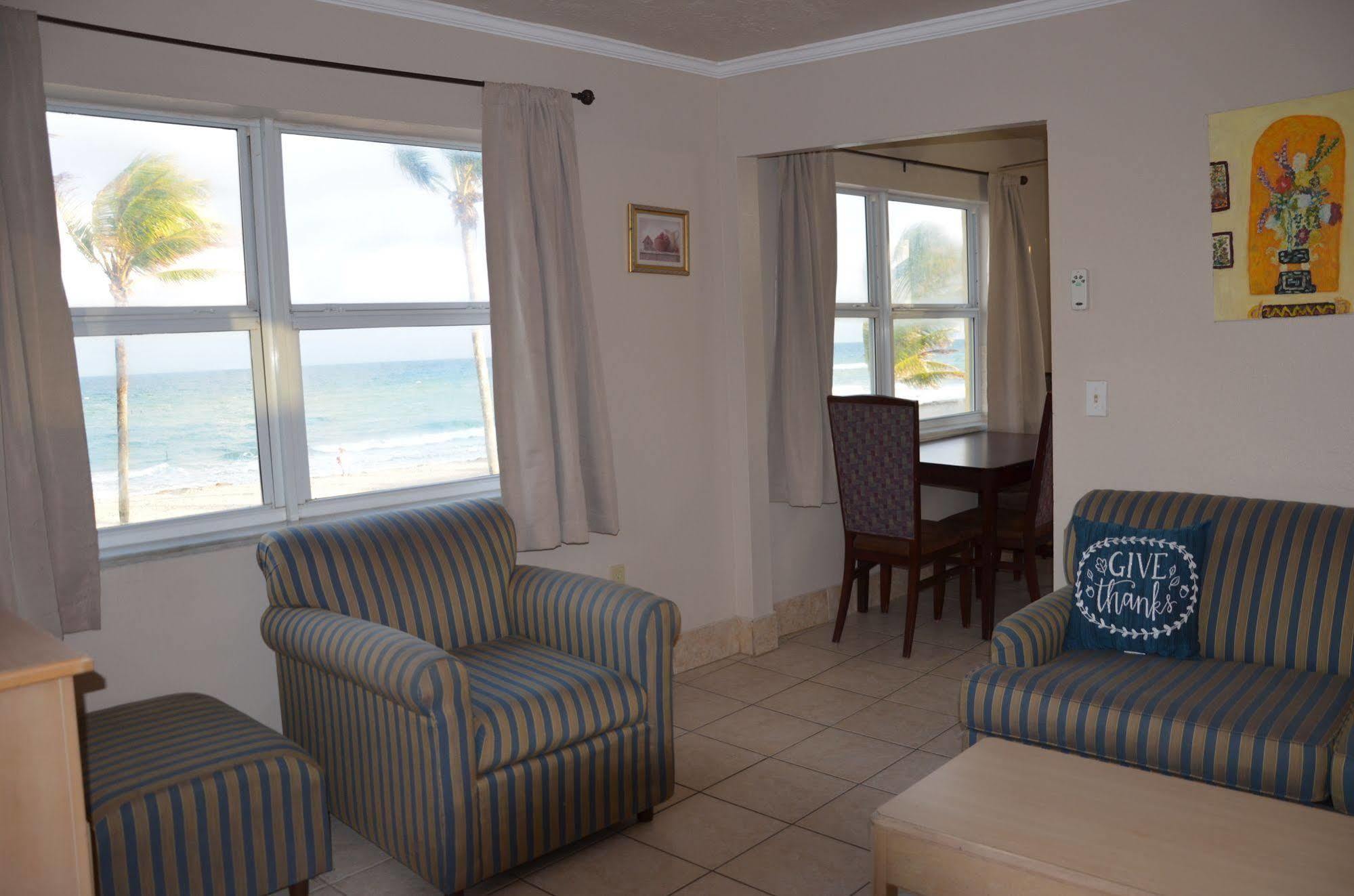 La Terrace Oceanfront 3*